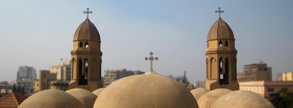 آمالٌ مُعَلَّقة.. وقوانين مُكَبِلة