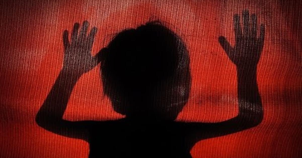 أطفال تعرضوا للاغتصاب يواجهون المجتمع بأضرار نفسية